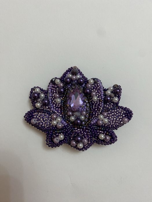 саморобна брошка “Фіалкова квітка”