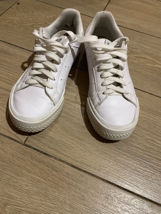 Адидас кросовки оригинал. 24см