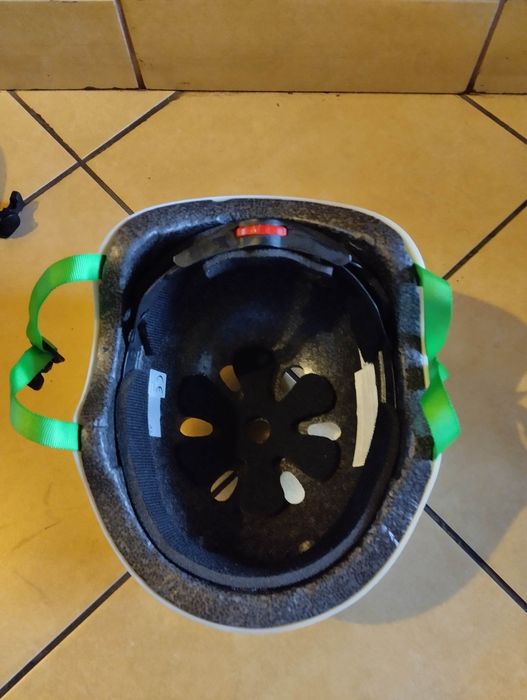 Kask na rower, hulajnogę itp.