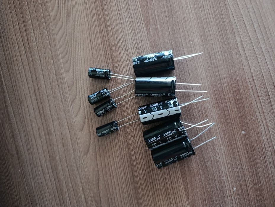 Конденсатори 3300 50v 1000 35v