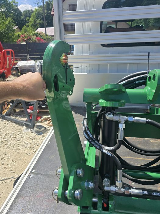 Sprzedam tuza do John Deer 6140 - 3.5 tony udźwig