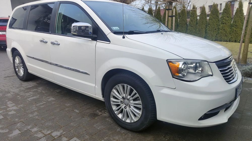 Chrysler Town & Country Super wygodny, dynamiczny, pełna wersja wyposażenia LIMITED PLATINUIM