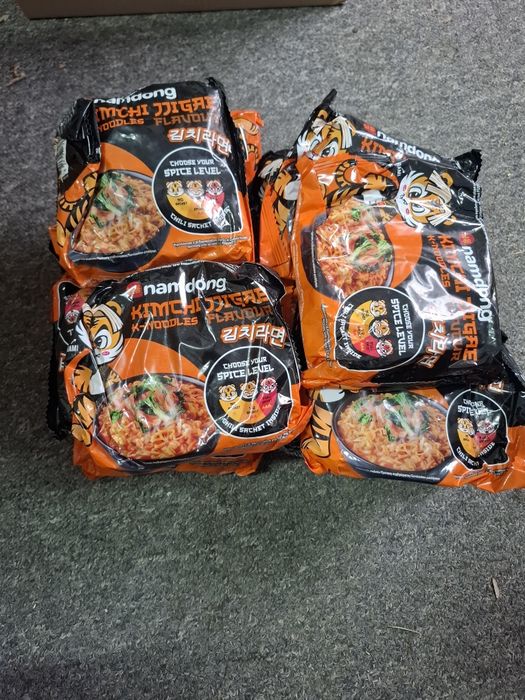 Zupki chińskie Kimchi 15 sztuk 09/26