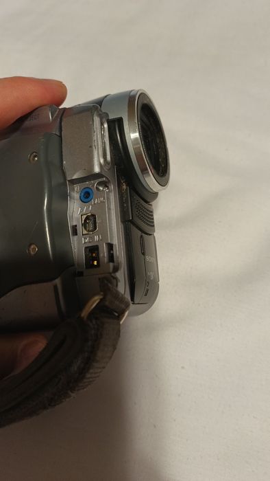 Видеокамера Sony Handycam DCR-HC90E
