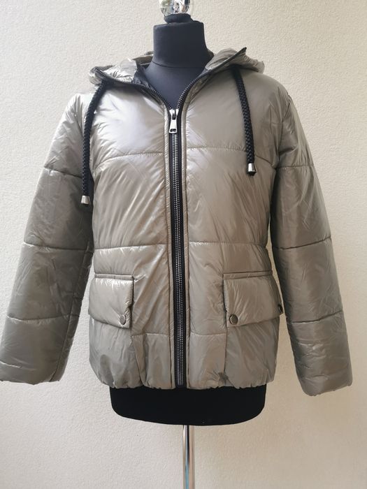 Kurtka przejściowa z kapturem