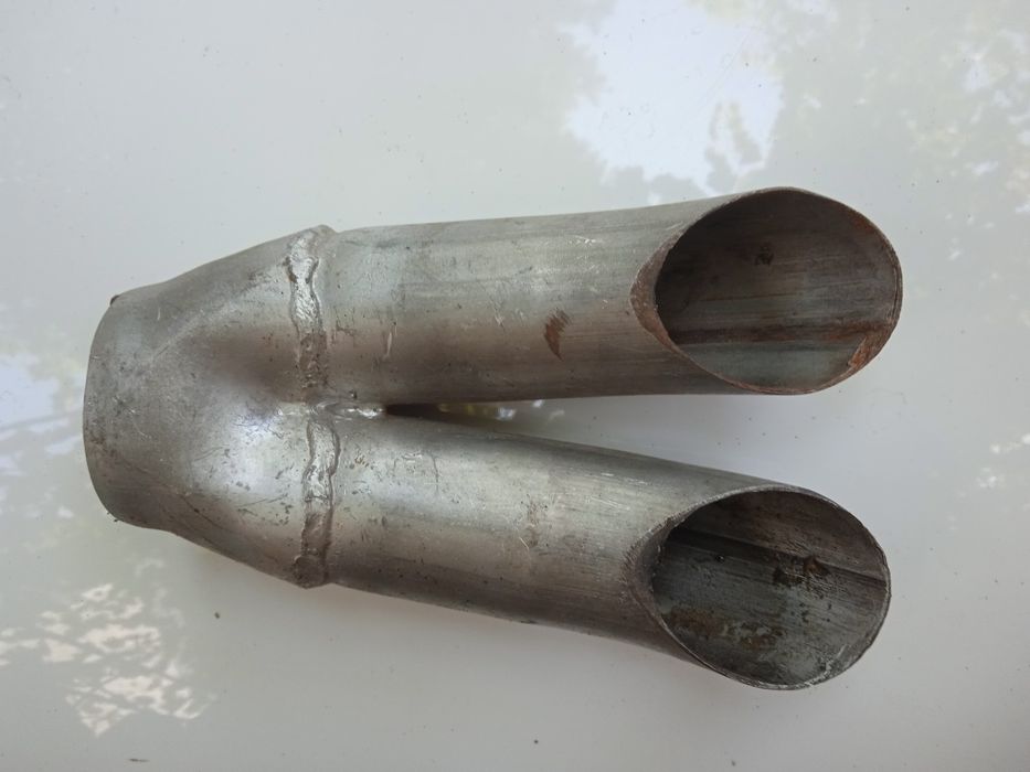 Выхлопная труба  раздвоение.