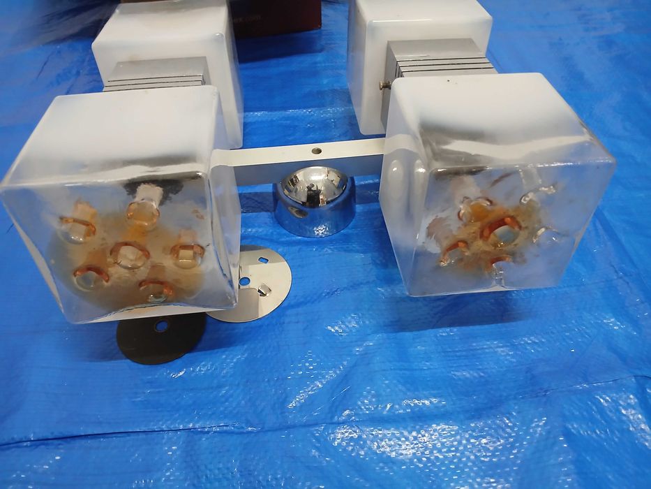 Candeeiro antigo (de aplique de parede) dos anos 50.