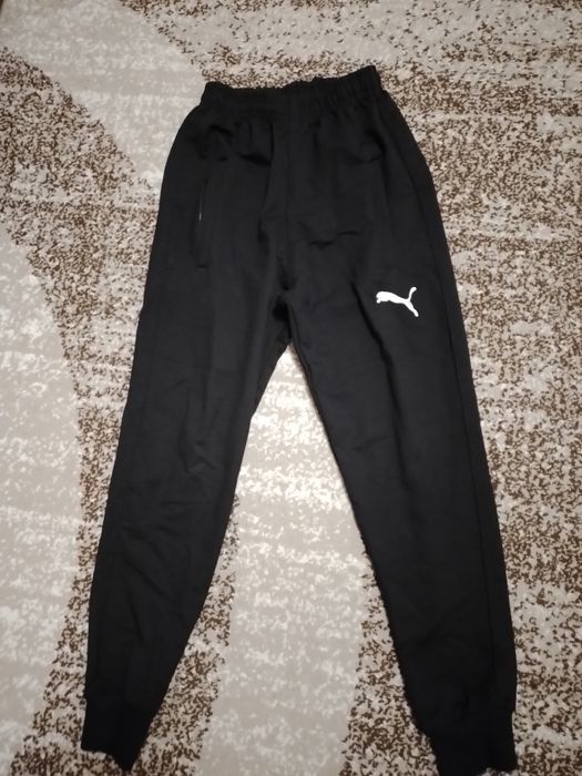 Спортивні штани.