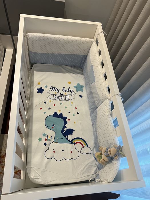 Cama de bebé + extras