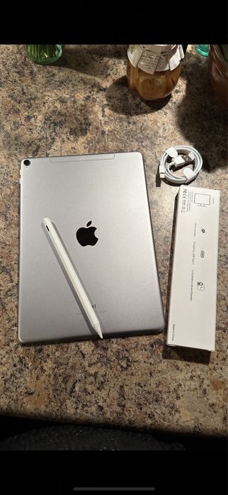 Tablet iPad Apple PRO 10.5” - Touch ID - PROCREATE