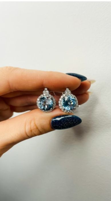 Срібні сережки з скай топазом і фіанітами.