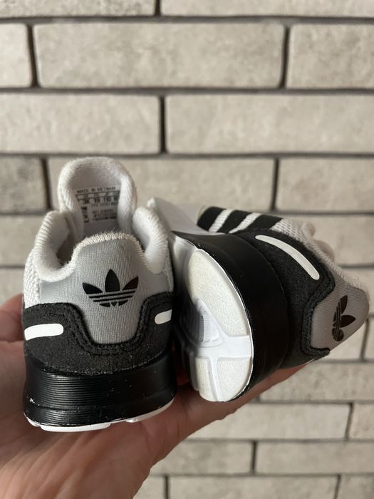 Дитячі кросівки adidas zx