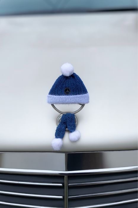 Шапочка на значок мерседес