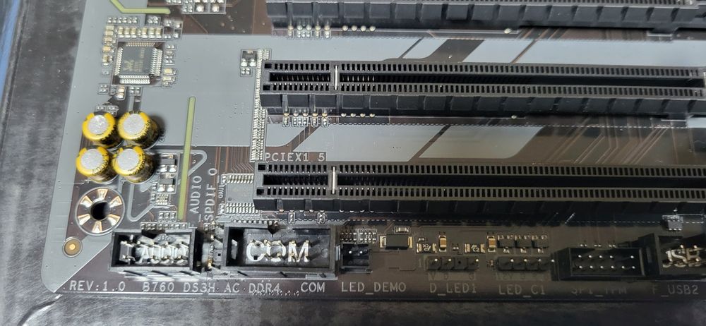 Материнська плата Gigabyte B760 DS3H AX DDR4 (s1700, Intel B760)