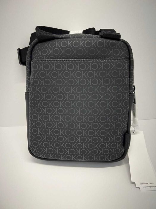 Сумка Calvin Klein Monogram Messenger | TOTAL BLACK (прорезинена) гарної якості