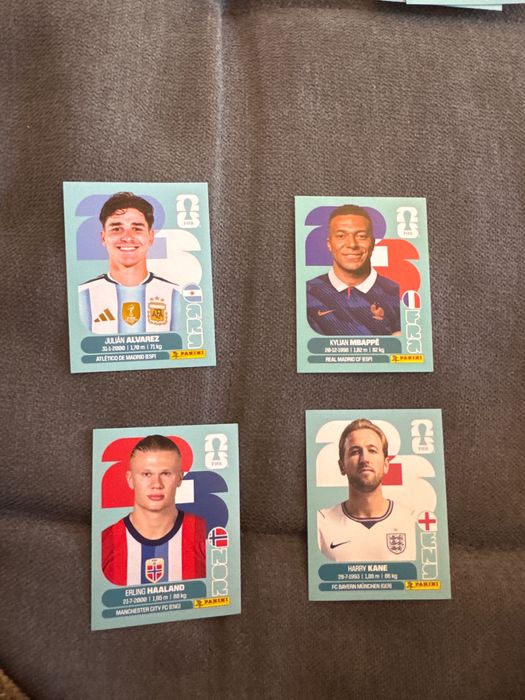 conjunto de cartas: mbappé, haaland, harry kane, julían alvarez