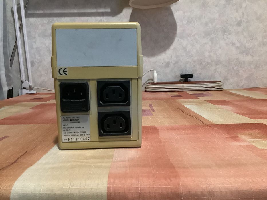Бесперебойник  Powercom. KIN-525A
