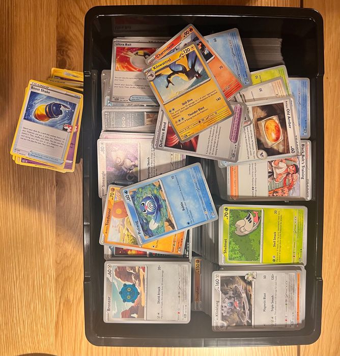 Bułka Kart Pokemon 3700 sztuk