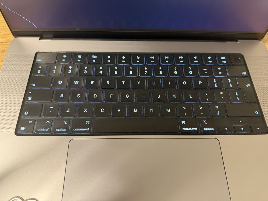 Macbook 16 pro m1 pro на запчясти без разбора