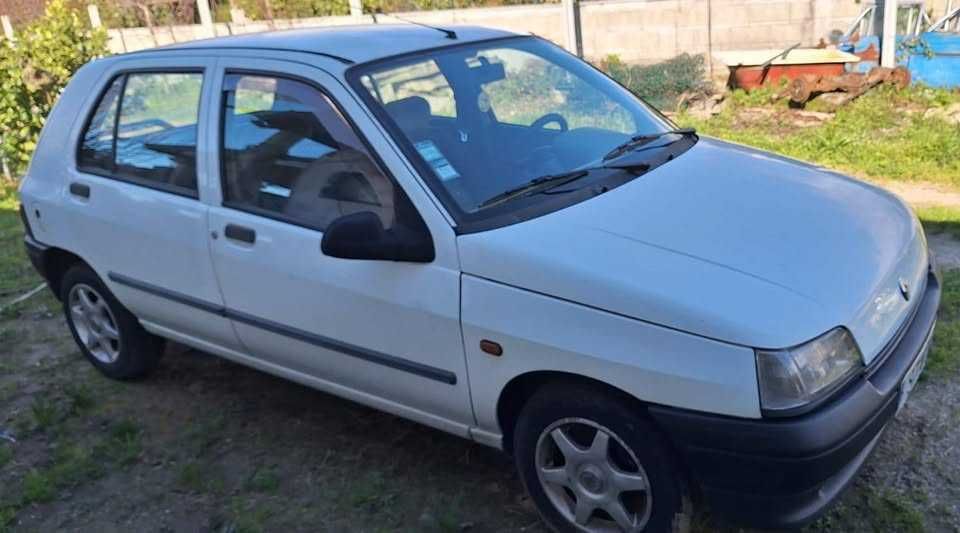 Renault Clio 1.9d 5 lugares