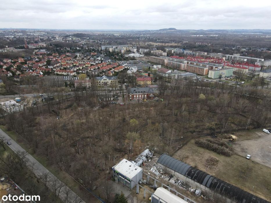 Działka 2513 m² z mediami i dobrym dojazdem