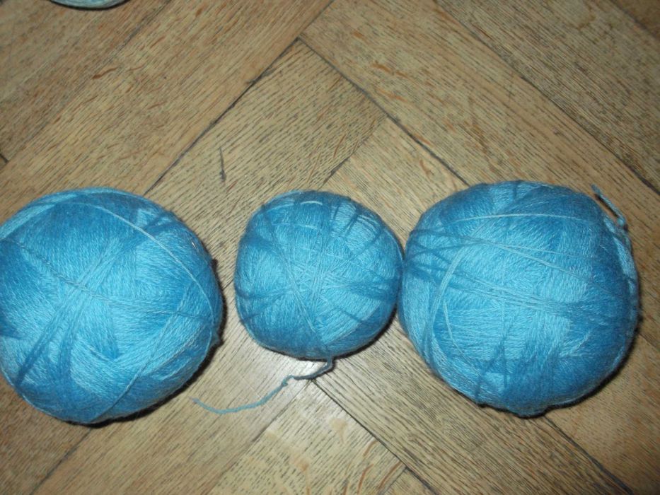 włóczki różne - niebieskie, 1,5 kg, 90 zł
