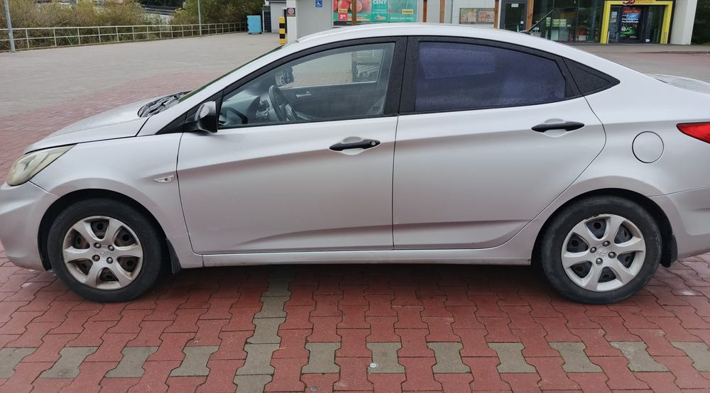 Hyundai Accent 2011