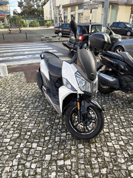 Mota SYM Branca 50cc