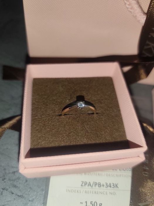 Pierścionek zaręczynowy z brylantem 585