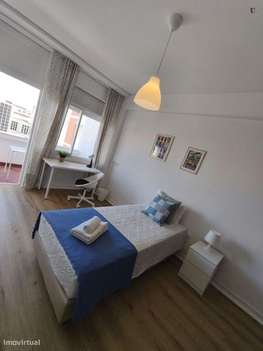 Quarto - localizado em Campo Grande Lisbon