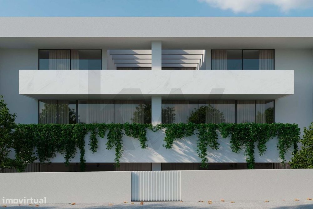 Plot of Land with Approved Project for a 398 m² Residence – Premium Area of