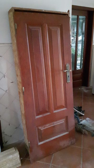 Porta maciça em afizélia