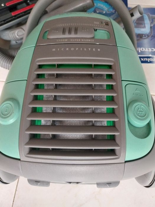 Aspirador electrolux completo  como novo