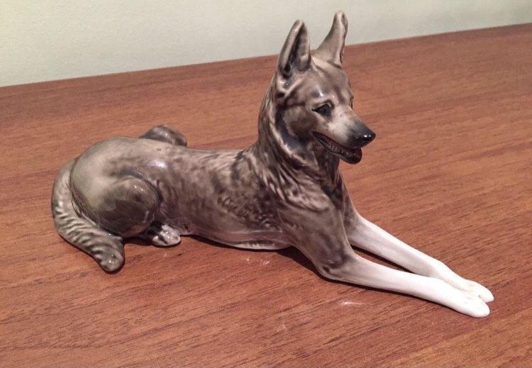 фарфоровая собака