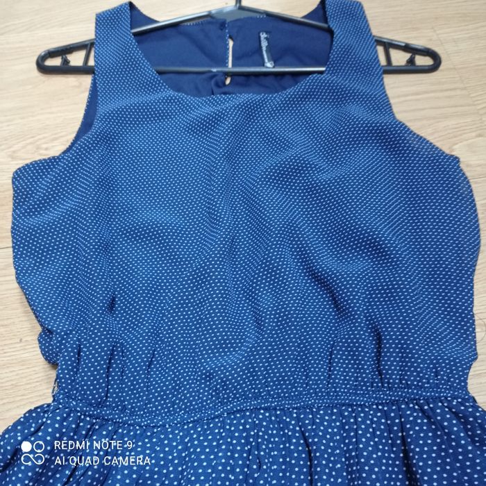 Sukienka granatowa w kropki XS/36 plisowana pin up.