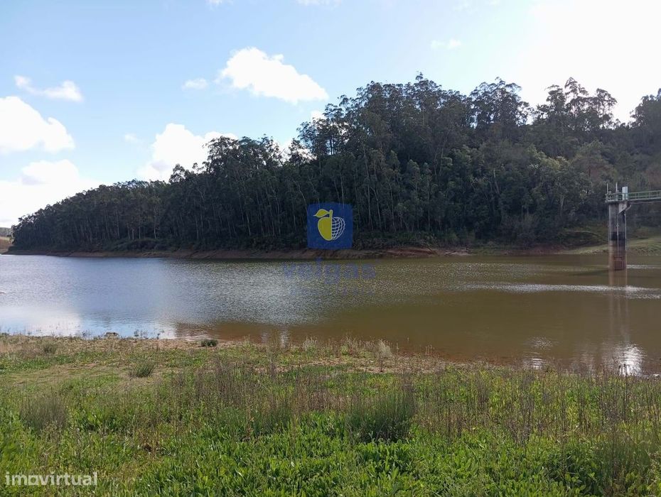 Terreno com 1996m2 na Alvorninha, Caldas da Rainha
