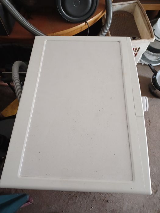 Sprzedam pralkę uszkodzoną samsung na czesci głębokość 45 cm.