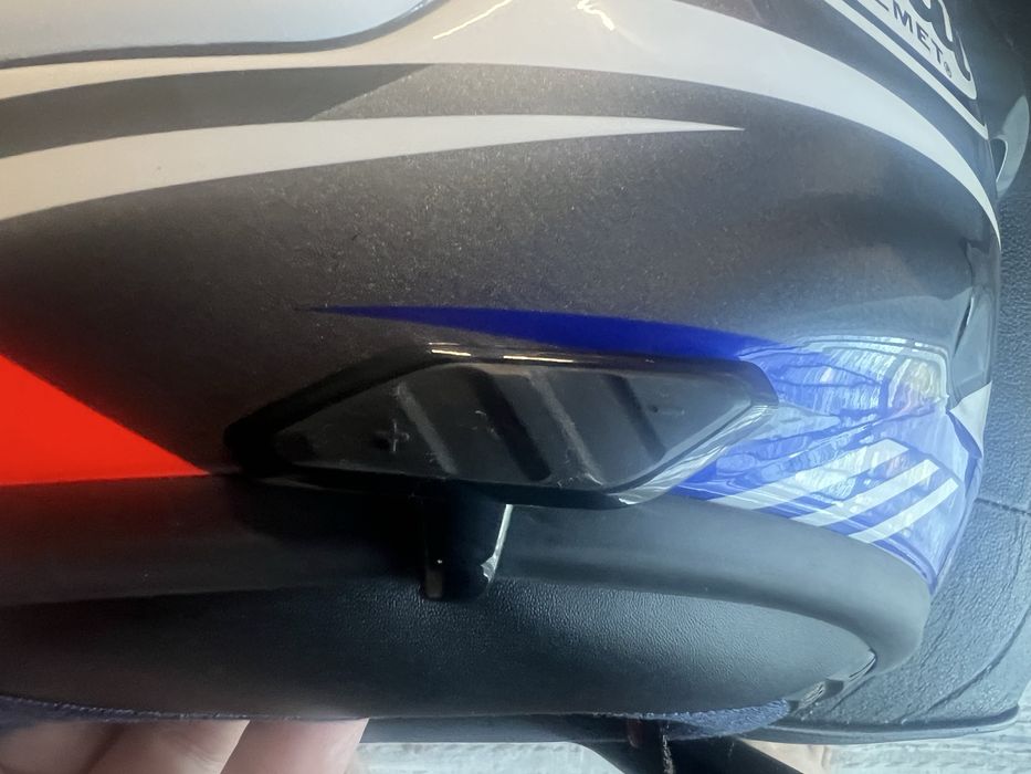 Vendo capacete Arai semi-novo com auricular intregado Sena