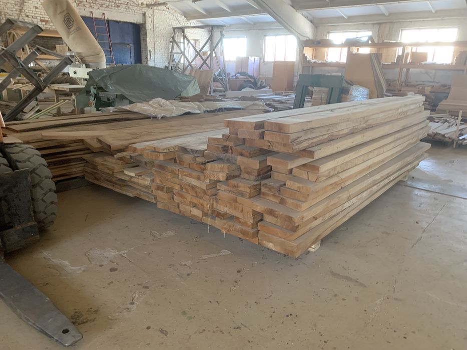 Продаємо суху дошку- дуб.