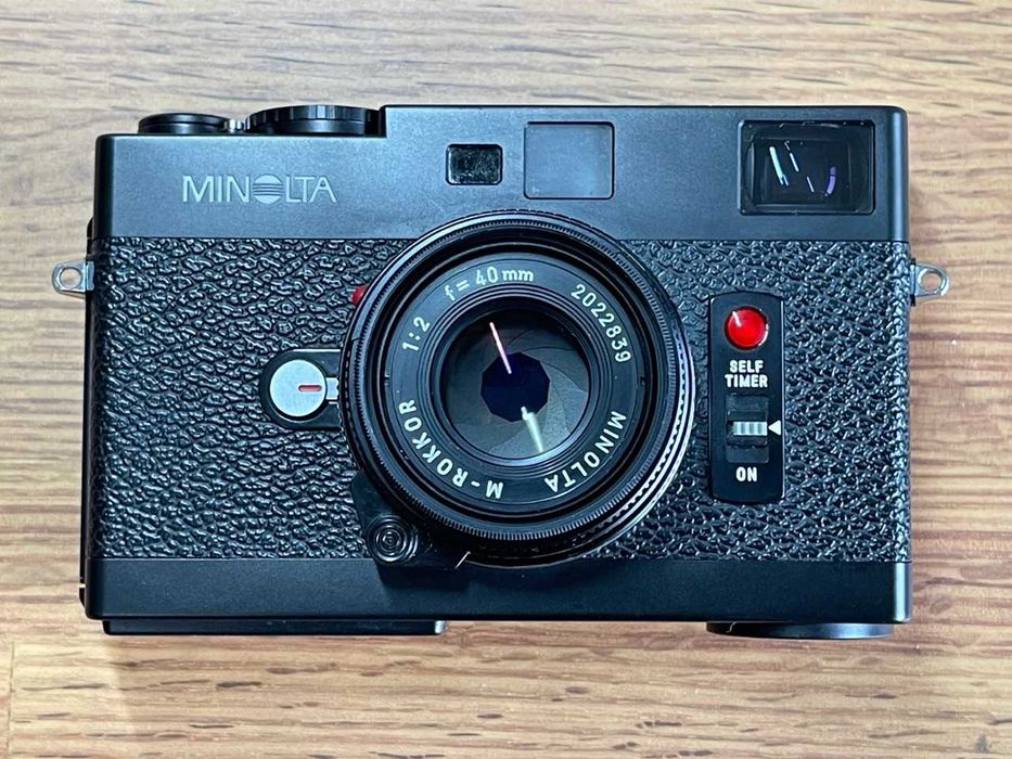 Minolta CLE com objetivo Rokkor de 40 mm
