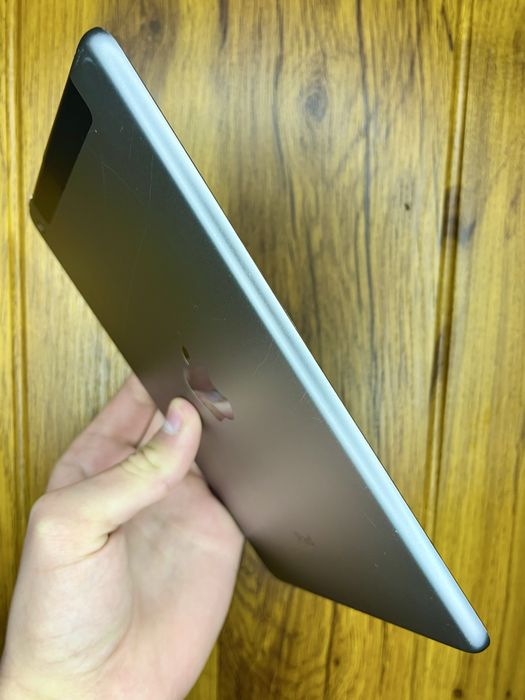 iPad Mini 4 2015 32gb. ICloud Lock