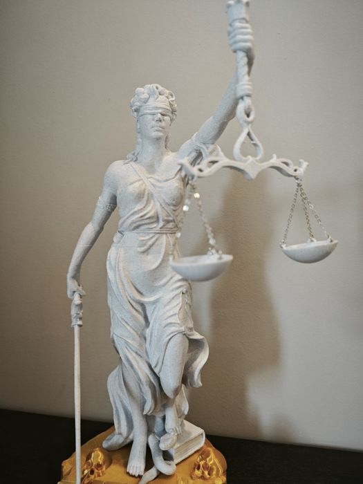 Statuetka Temidy wysokość 20cm