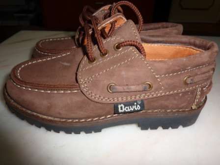 Sapatos novo de menino nº 28