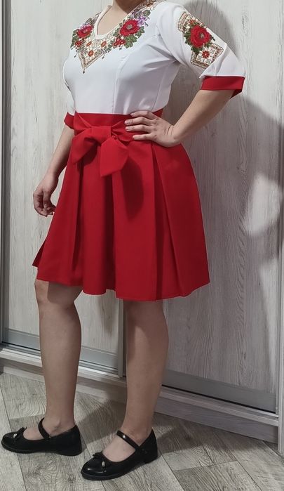 Плаття вишиване 48 розмір з поясом