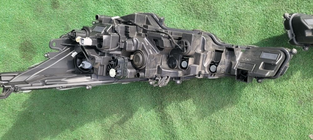 Farois/Óticas Toyota Corolla E21 Hybrid A