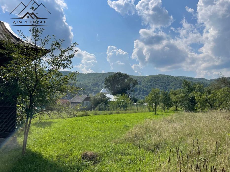 Продаж земельної ділянки в самому центрі села Шешори! Неподалік річка