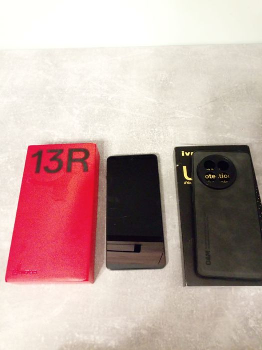Oneplus 13r 12/256 idealny