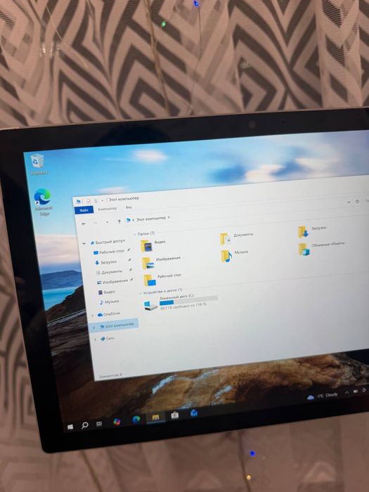 Microsoft Surface 5 pro 1807 4/128gb как новый