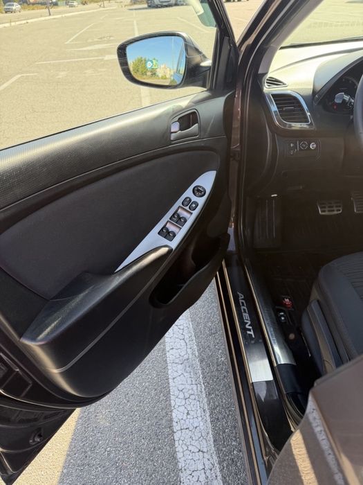 Hyunda Accent 1.6 Автомат газ/бенз