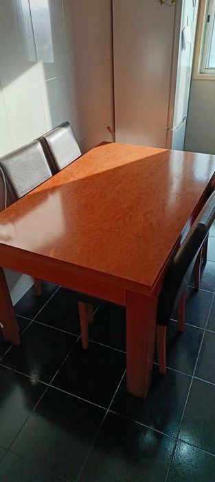 mesa de jantar removível 140x90. Madeira